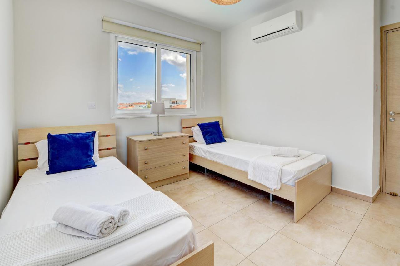 ♥ Sunny&Cozy Family Apartment ★ Walk To The Beach☼ Paralimni Luaran gambar