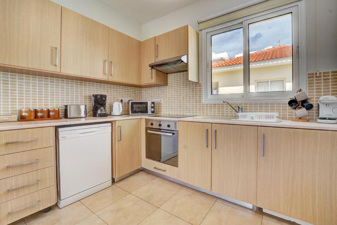 ♥ Sunny&Cozy Family Apartment ★ Walk To The Beach☼ Paralimni Luaran gambar