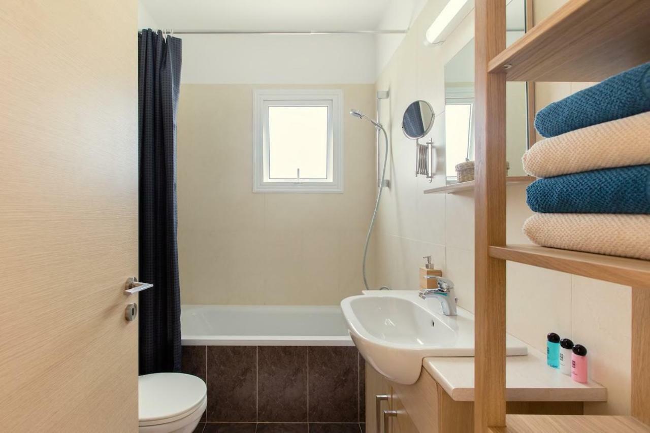 ♥ Sunny&Cozy Family Apartment ★ Walk To The Beach☼ Paralimni Luaran gambar